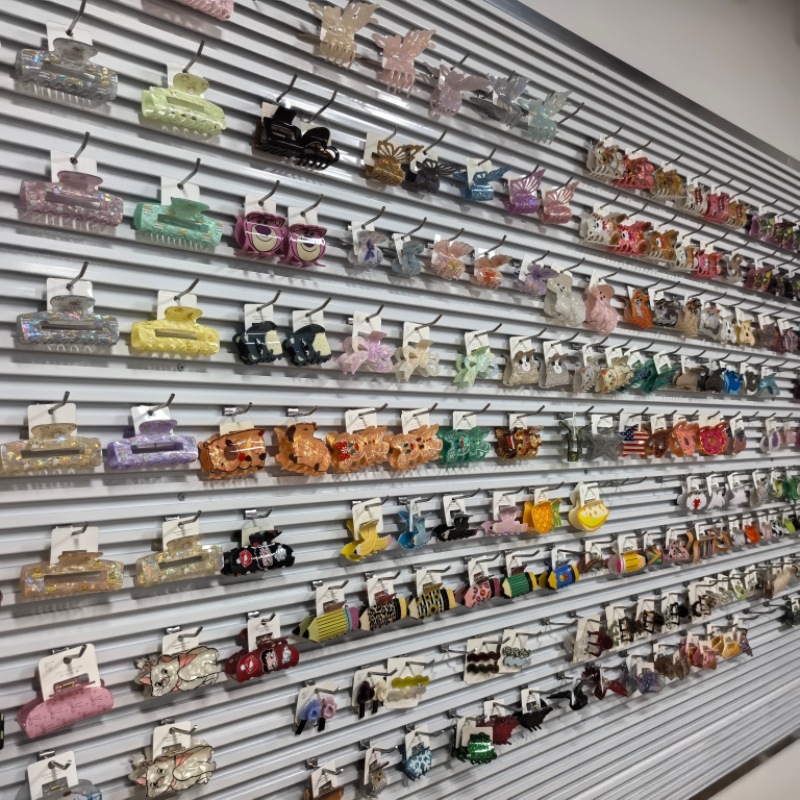 Japanese and Korean Large Iridescent Acrylic Hair Clips for Women, Suitable for Bathing and Showering, Candy-Colored Flowing Sand Top Clips, Hair Accessories