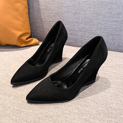 女性の坂と靴の職業風のハイヒールの先の浅い口の綿毛の表面のファッションの気質は百合して高くなります。