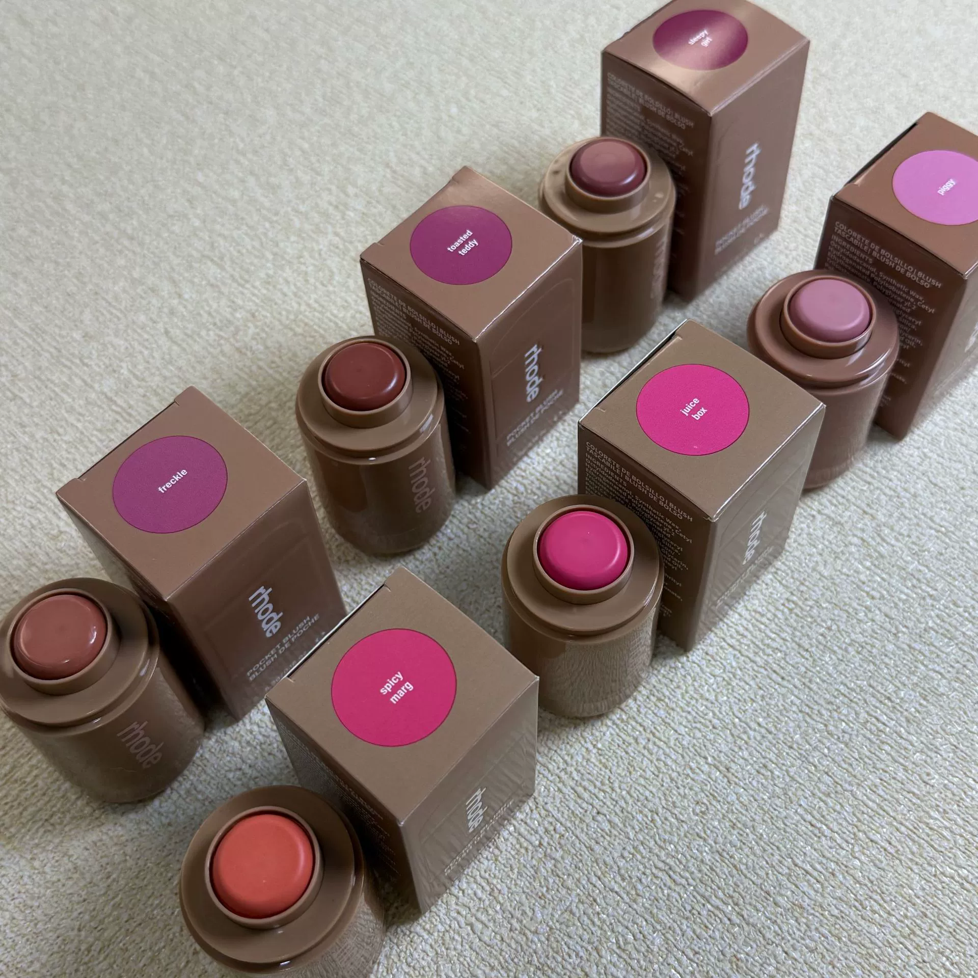 Многофункциональный стик для губ и щек в стиле Хейли, румяна Rhode Skin, румяна Piggy/Freckle.