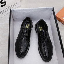 �ļ�����ϵ�����b���ɺ�ɫ�����̄����b�W�����e����ƤЬ�нY��Ь