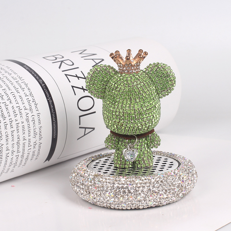Accesorios para automóviles Adornos de aromaterapia Oso violento Muñeca linda Perfume para automóvil Aromaterapia Dibujos animados creativos Decoración de automóvil Mujer