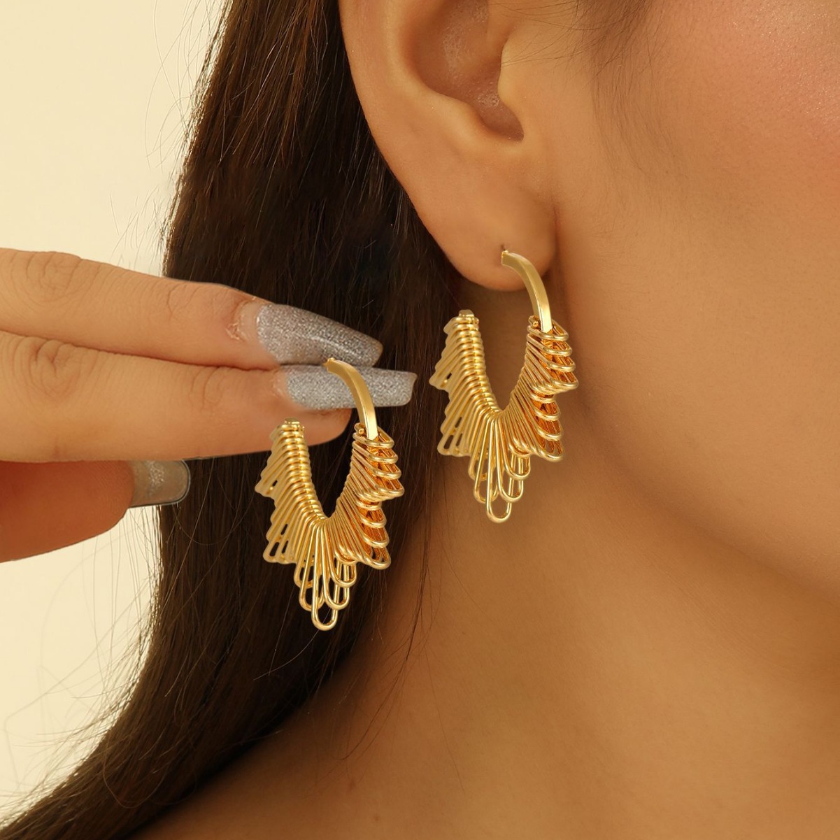 Joyas transfronterizas europeas y estadounidenses de verano aretes de alto nivel de estilo francés aretes de geometría huecos de línea metálica