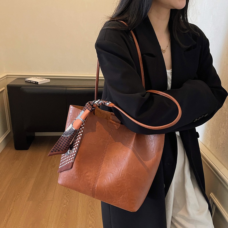 跨境女包复古通勤托特包大容量2025秋冬新款时尚百搭单肩包子母包