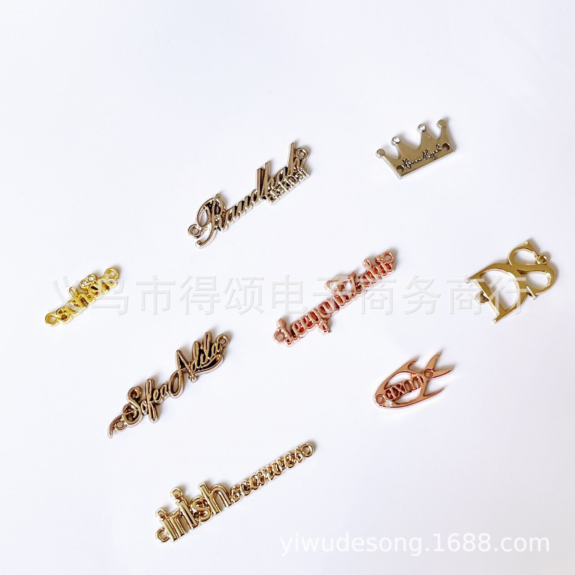 金属标牌工厂供应名号五金配件手袋包包logo铭牌服装帽子箱包铭牌