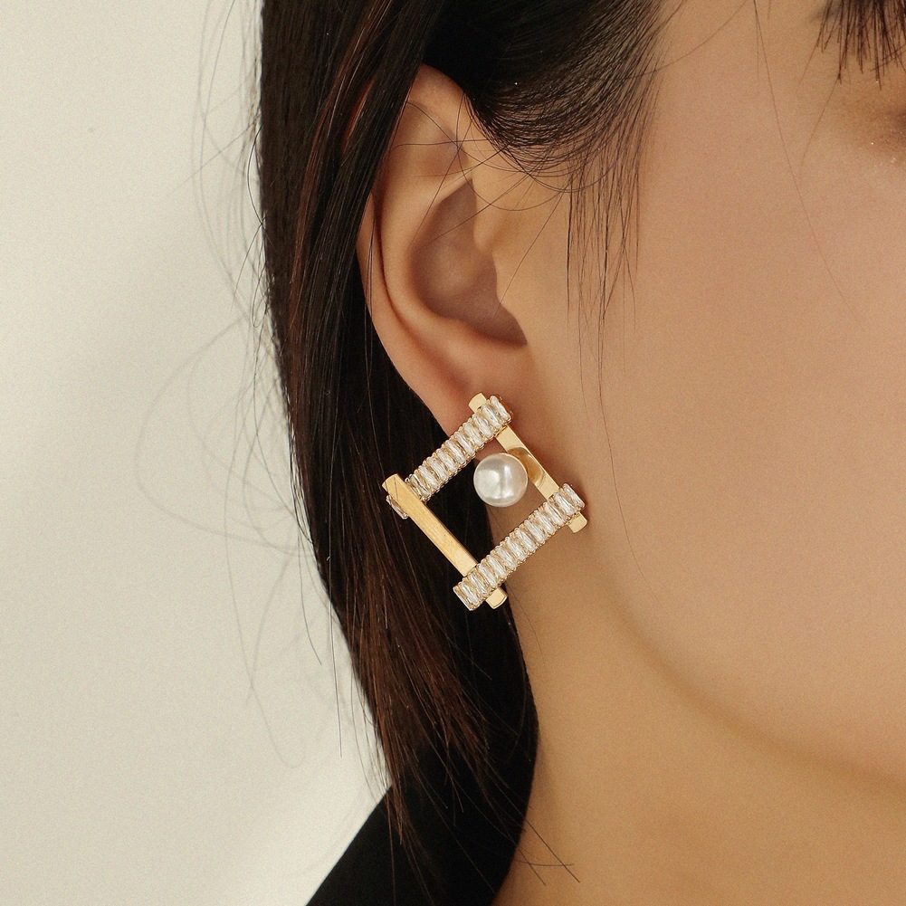Fashionable retro square brand earrings pearl