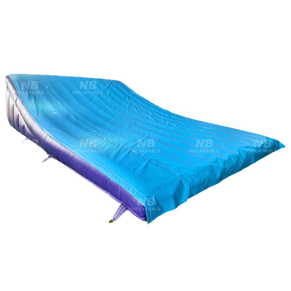 Cojín de aire de esquí inflable al aire libre grande para entrenamiento de motocicleta extremo deportivo seguro anti-caída cojín de aire de onda inclinada