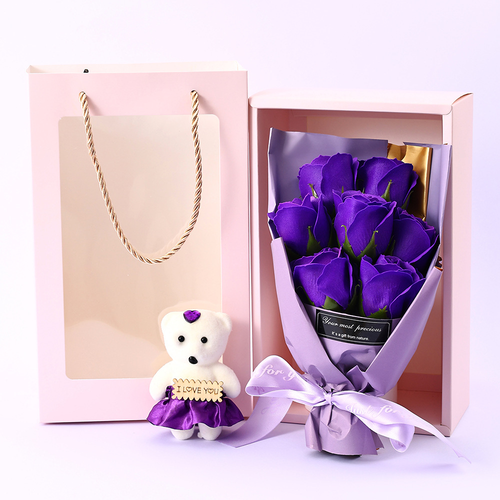 Oso con 7 rosas de jabón en caja regalo para San Valentín