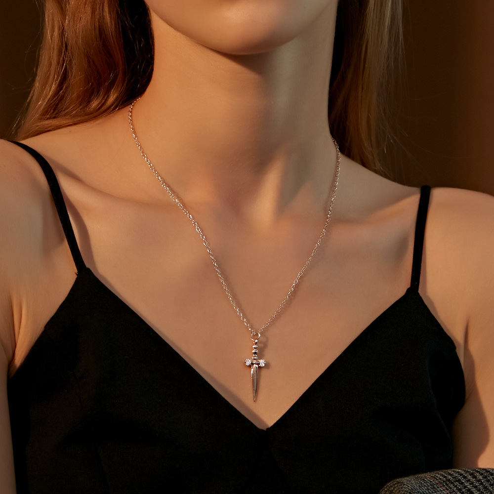 Simple Retro Cross Alloy Necklace display picture 2