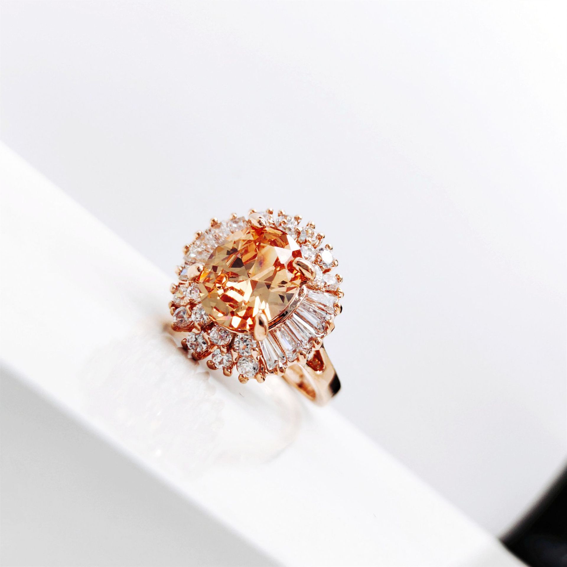 ŷ�����������ʯ��ָŮ�ƽ�΢���ʯʱ�о������ν�ָָ��