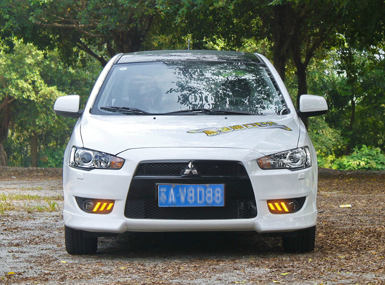 Suitable for 10-12 Mitsubishi Yishen daytime running lights modified front fog lights dedicated LED daytime running lights front bumper lights
