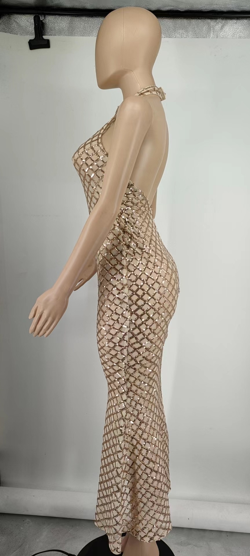 Abito da sera sexy con schiena scoperta e strass per donna_voghion.com
