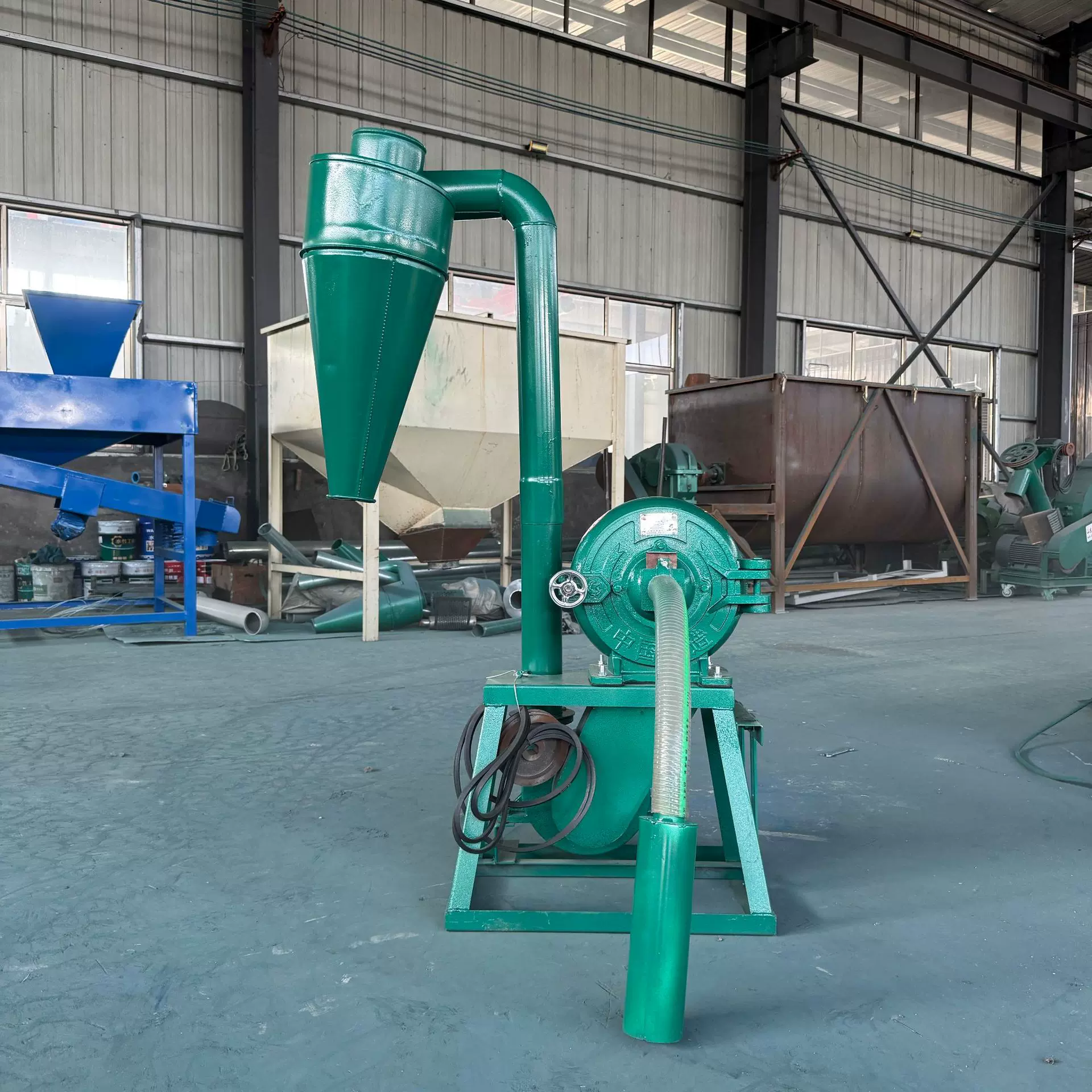 自吸式玉米粉碎机打粉磨粉机家用商用中药材五谷杂粮调料养殖饲料