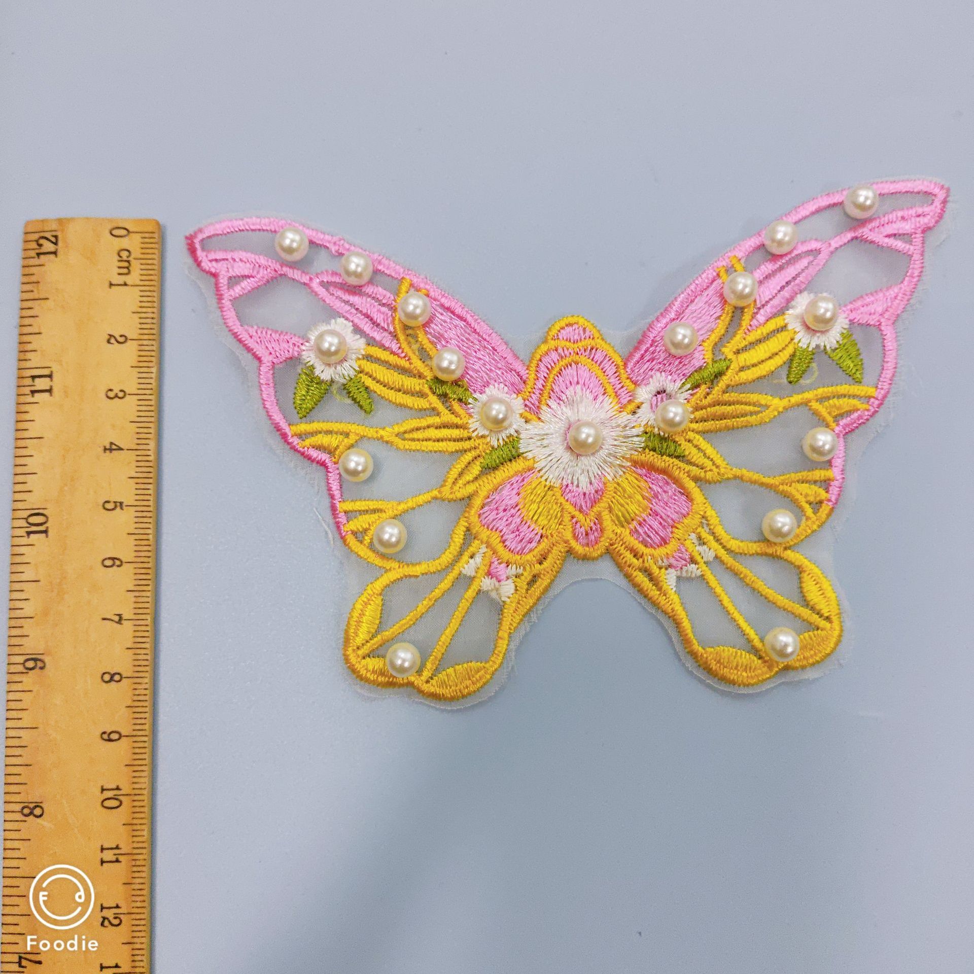 Nuevo estilo chino de color mariposa con cuentas de ropa infantil de mujer parche de ropa de arco decalco vestido vestido de princesa accesorios