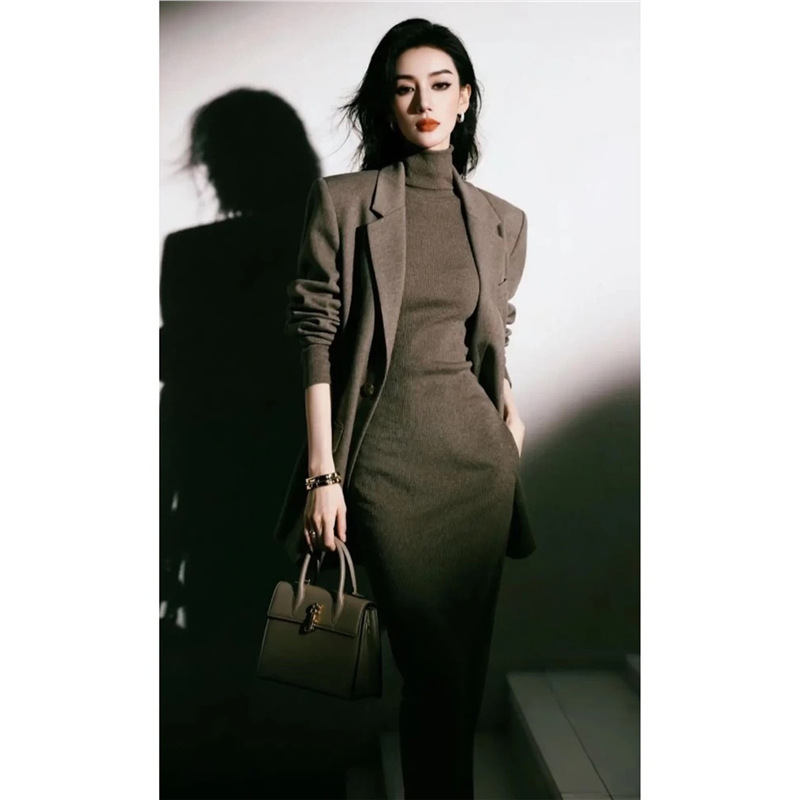 Maillard style: minimalist, high-end, light luxury, powerful aura, old money style, suit and knitted dress set for summer Maillard style: minimalist, high-end, light luxury, powerful aura, old money style, suit and knitted dress set for summer