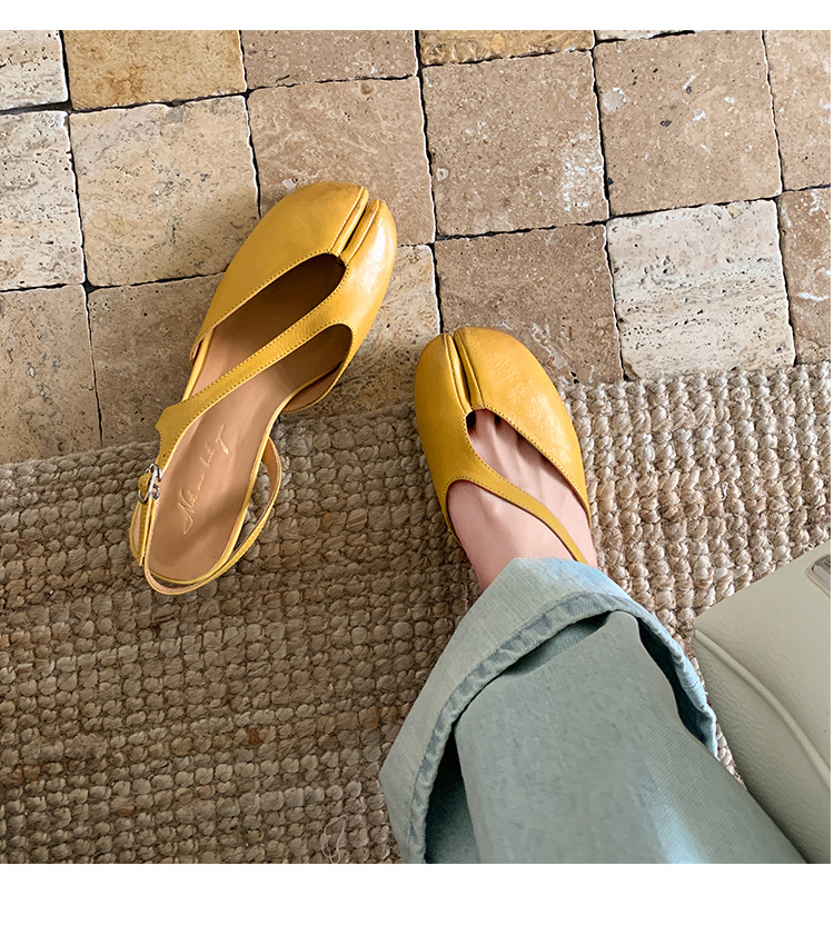 Sandal nữ da trâu chia ngón chân mũi trùm đế bệt — Đỏ (cao 1cm) chi tiết 20