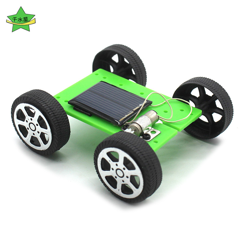 Mini coche solar de tres generaciones juventud tecnología modelo iluminación solar juguetes al por mayor hecho a mano DIY