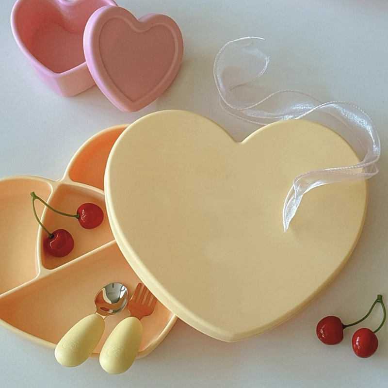 Clearance Sale: Love Heart Baby Children's Self-Feeding Food Divider Plate with Lid Set, Silicone Dining Plate