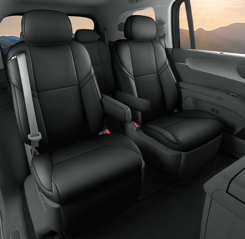 New model, custom-made seat covers for the Leapmotor D19, available in six- and seven-seater versions, featuring perforated leather and a full-coverage design