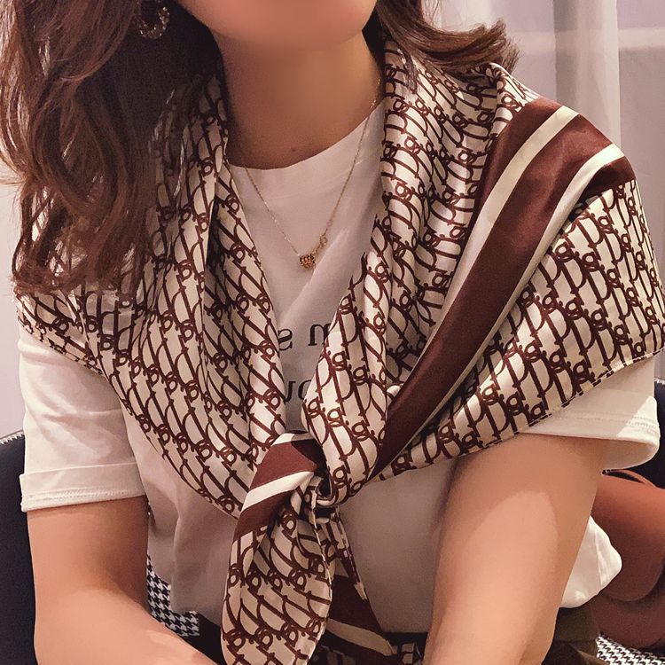 絲巾女時尚印花D披肩90cm大方巾仿真絲百搭領巾歐美裝飾薄圍巾