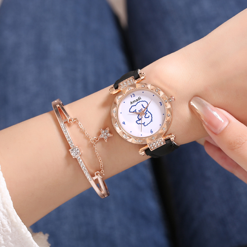 Orologio selezionato 2024 minimalista e carino piccolo orso, set di due pezzi di bracciali a stella per orologi da donna, pelle smerigliata per orologi al quarzo da donna_voghion.com