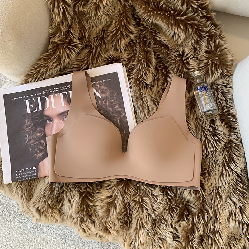 La ropa interior ajustable sin costuras delgada japonesa del pecho pequeño de las mujeres empuja hacia arriba la colección del pecho anti-flacidez sujetador cómodo inalámbrico