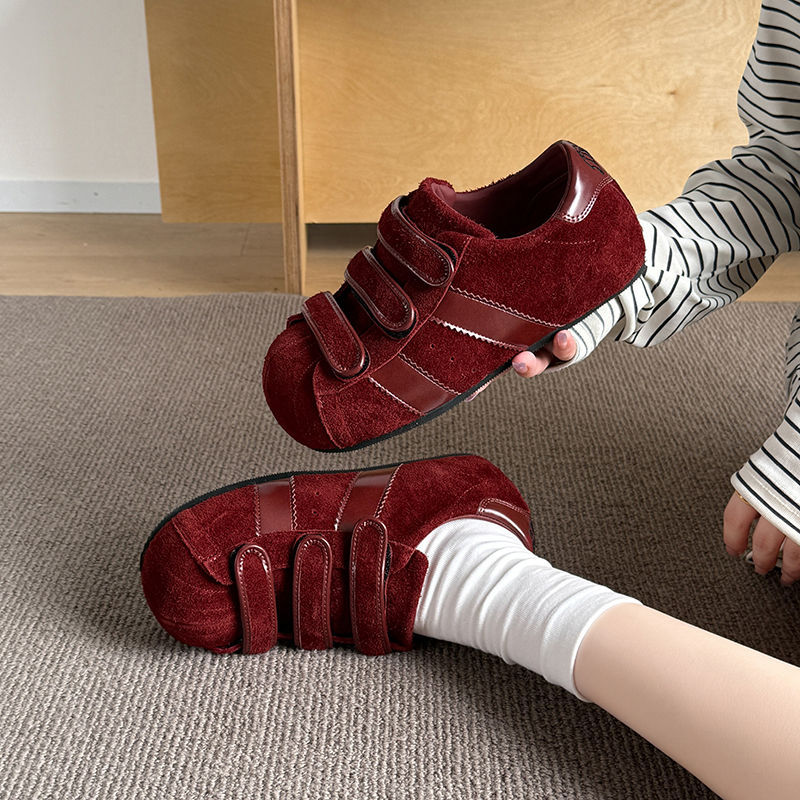 Retro Velcro en la altura de los zapatos de entrenamiento de cabeza grande, feos y lindos, 2025 primavera y otoño nuevos zapatos casuales de moda para mujeres