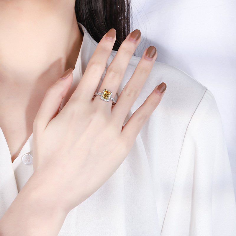 Zhuang Sheng joyería S925 todo el cuerpo plata Venta caliente imitación color tesoro Esmeralda rojo tesoro amarillo diamante con incrustaciones anillo principal piedra 6*8