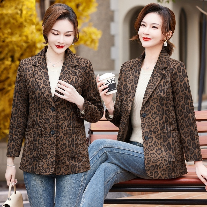 2025妈妈春装洋气时尚小西装外套短款气质高贵中老年春秋女士西服