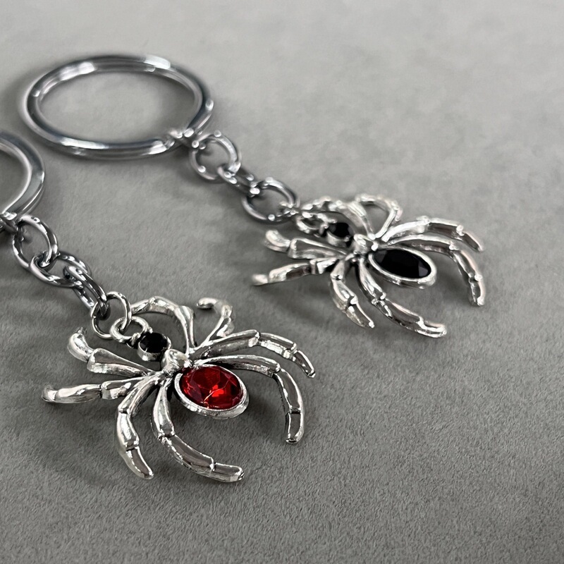 Cross-border Hot Sale Dark Gothic Style Diamond-encrusted Alloy Spider Keychain Pendant Accessories Backpack Pendant Accessories All Saints Cross-border Hot Sale Dark Gothic Style Diamond-encrusted Alloy Spider Keychain Pendant Accessories Backpack Pendant Accessories All Saints