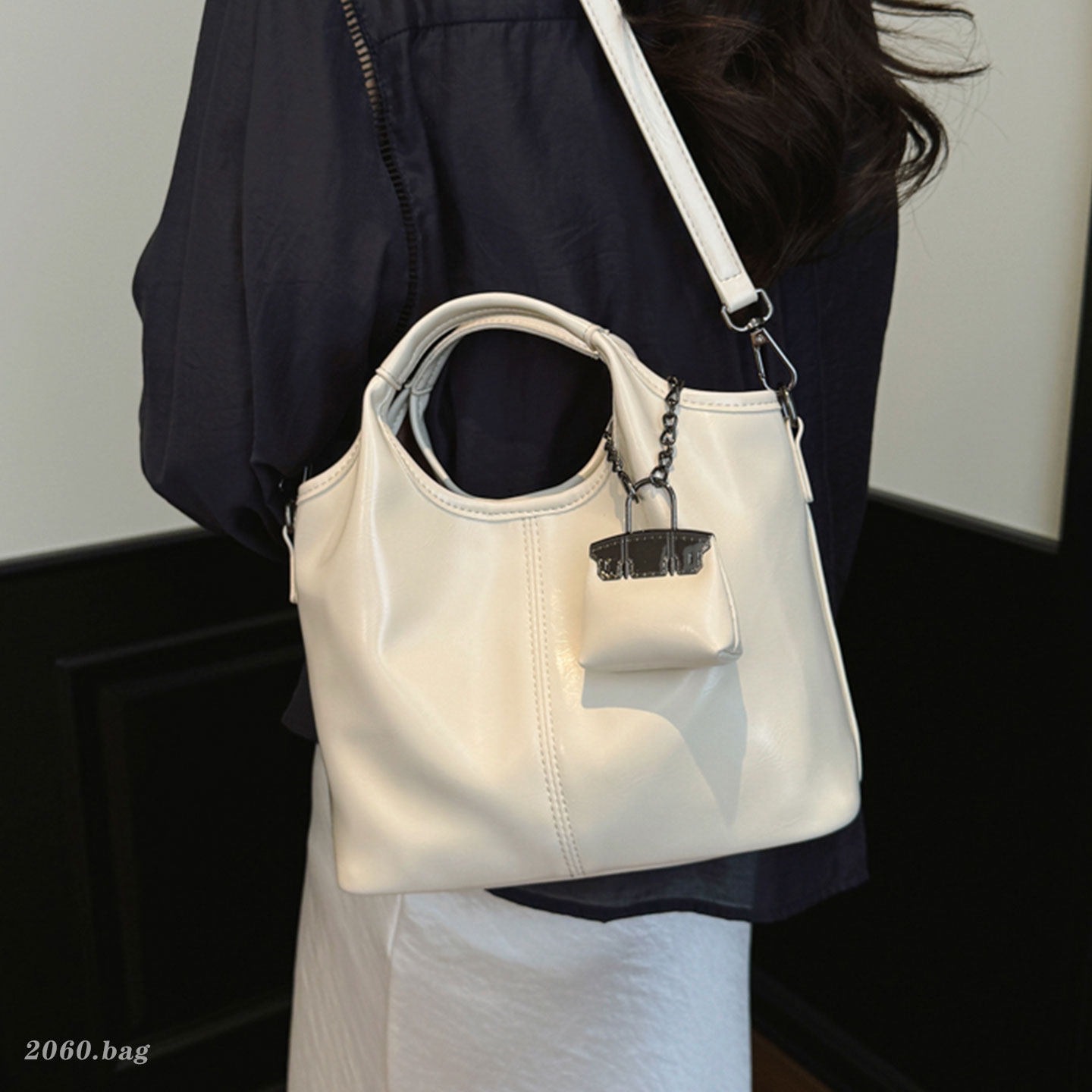 Nuevo balde de cera de piel de verano bolsa casual de aceite 2026 mochila de hombro de gran capacidad popular para mujeres