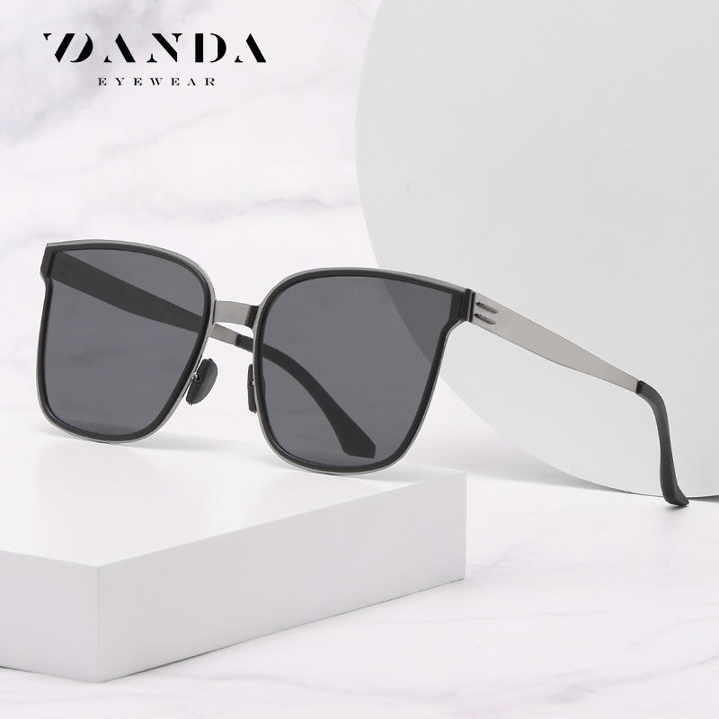 Nuevas gafas de sol de moda de alto grado a prueba de rayos uv JS8579 tiktok mismo estilo sin tornillos ultraligeros gafas de sol a prueba de sol