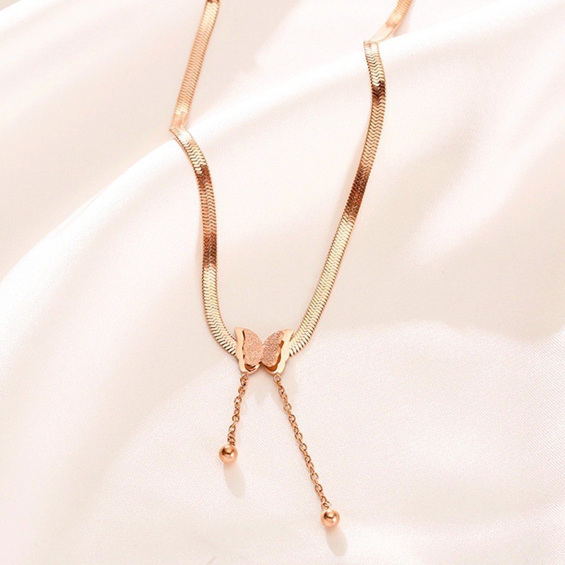 Nuevo collar de acero de titanio incrustado en diamantes para mujeres todo a juego ins Internet celebridad luz Cadena de clavícula de lujo elegante joyería de alto grado que no se desvanece