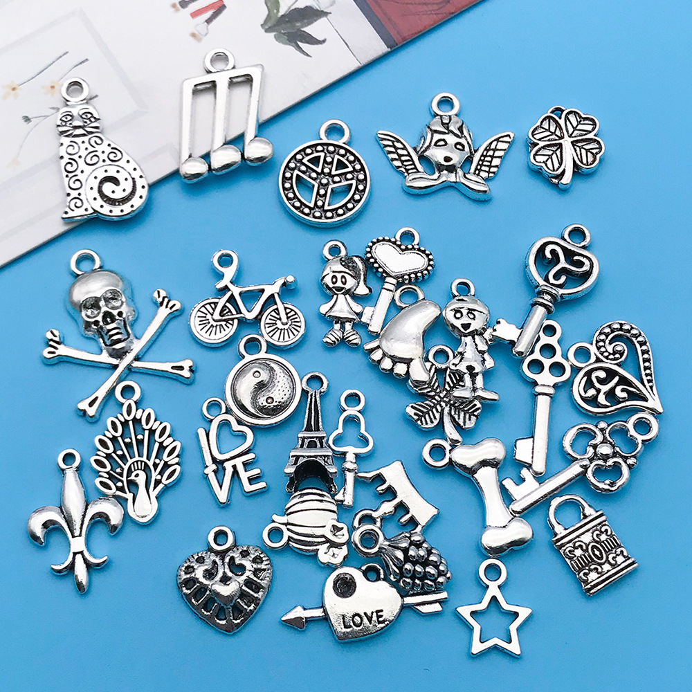 2g Weight Pendant Jewelry Making Type DIY Jewelry Accessories Classification 1 Piece Quantity Alloy Material Letter, Star, Crown Pattern Elegant Style 1 Piece Alloy Letter Star Crown Pendant 3