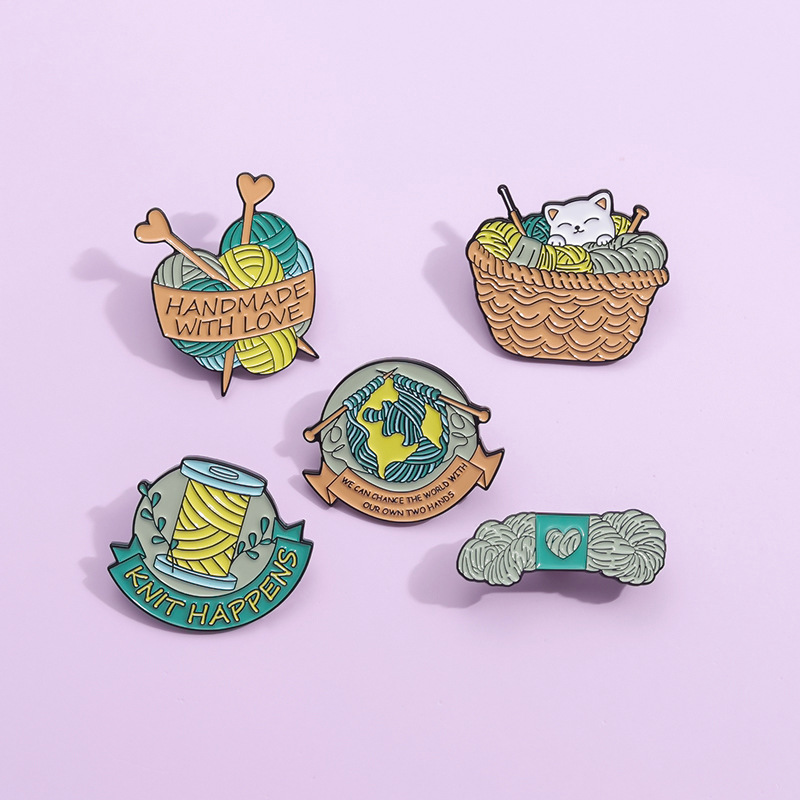 Casual Elegant Lady Pin Letter Cat Alloy Stoving Varnish Unisex Brooches display picture 2