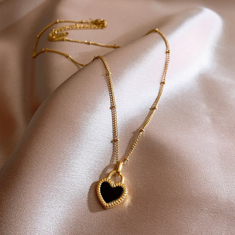 Kleine goldene Ziegelstein-Halskette aus Titanstahl für Damen, leichter Luxus-Nischenstil 2025, hochwertige Schlüsselbeinkette für Pullover,_voghion.com