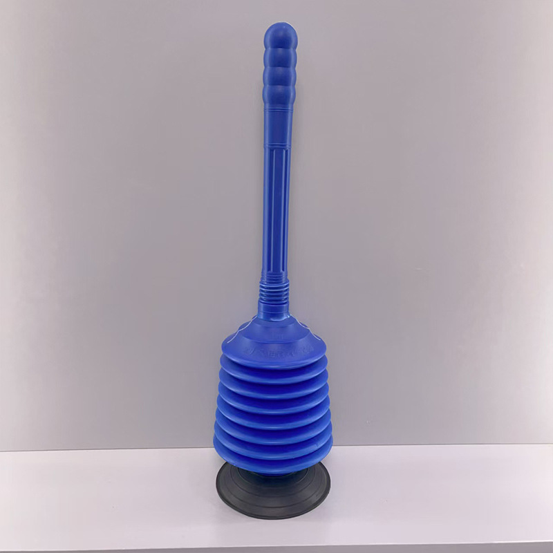 小さい剛の赤い皮は便器を吸い込んで疎通器の便器の皮を吸い込みます。|undefined