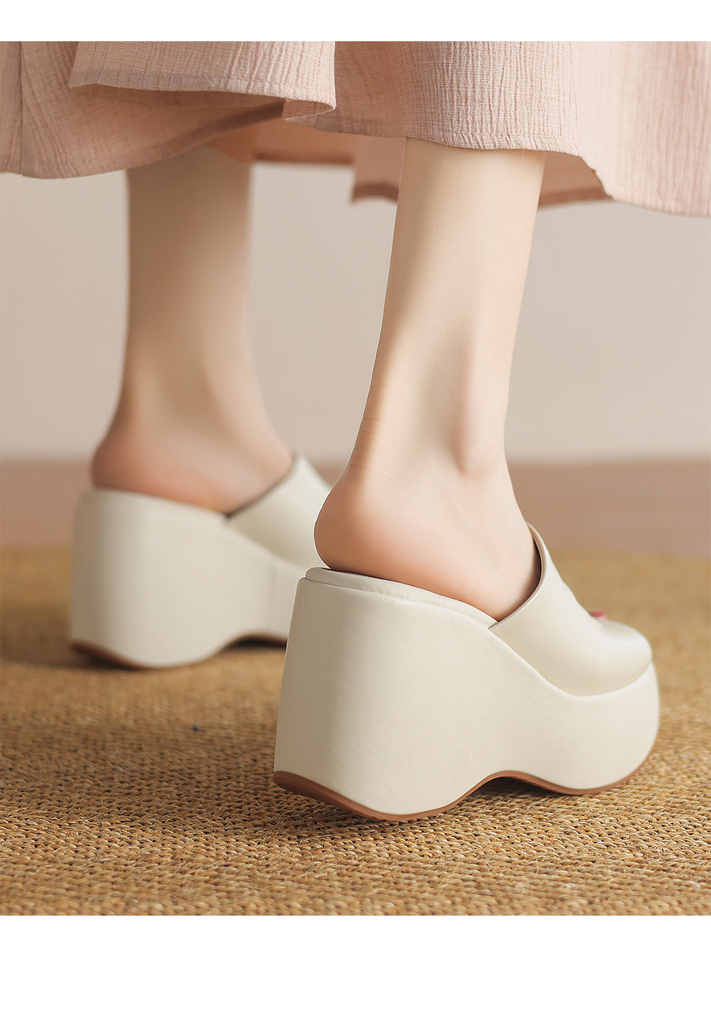 Dép sandal nữ xỏ ngón đế dày in chữ mùa hè da thật — màu be chi tiết 12