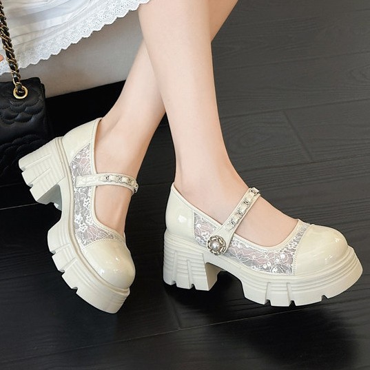 2026 verano nuevo calzado de cuero de tacones gruesos retro estilo universitario transpirable de moda versátil zapatos Mary Jane
