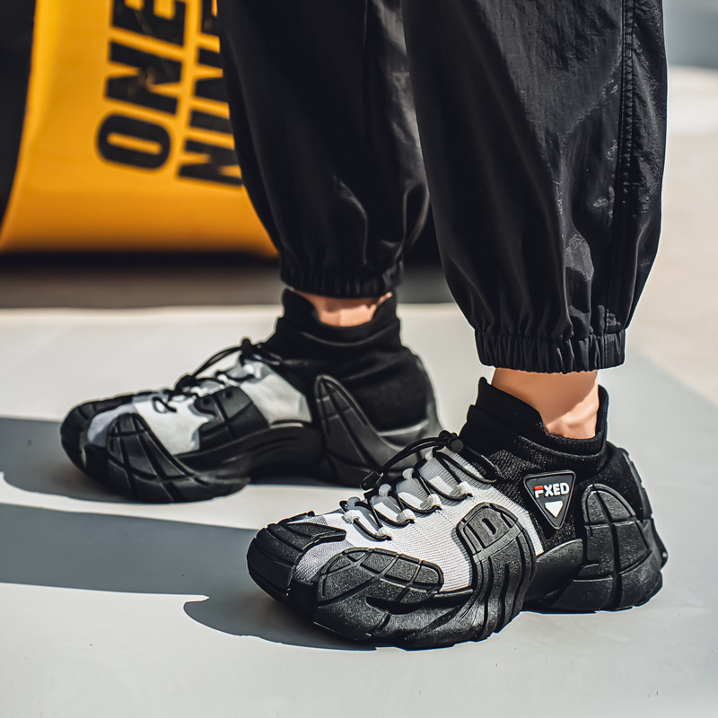 Primavera nuevo hombre cuatro estaciones zapatos de tejido volante calcetines zapatos de un pedal zapatos perezoso universal chatter zapatos de hombre en vivo