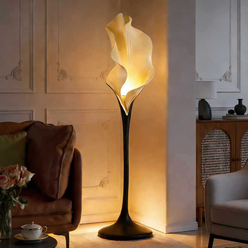 Italian-Style Calla Lily Resin Floor Lamp with High Aesthetic Value, Light Luxury Design for Lobby, Designer Living Room, and Artistic Decoration Next to the Sofa Italian-Style Calla Lily Resin Floor Lamp with High Aesthetic Value, Light Luxury Design for Lobby, Designer Living Room, and Artistic Decoration Next to the Sofa