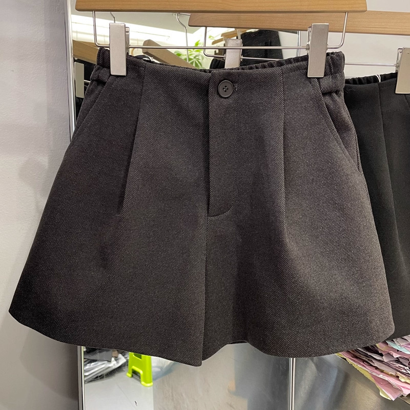 Autumn and Winter New Woolen Shorts for Women, Plus-Size High-Waisted Slimming Versatile Boot Shorts, Outerwear A-Line Wide-Leg Pants Autumn and Winter New Woolen Shorts for Women, Plus-Size High-Waisted Slimming Versatile Boot Shorts, Outerwear A-Line Wide-Leg Pants