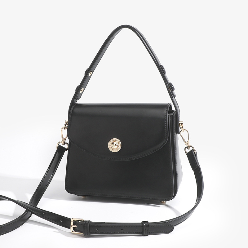 Free Leather Handbag - Detail 3