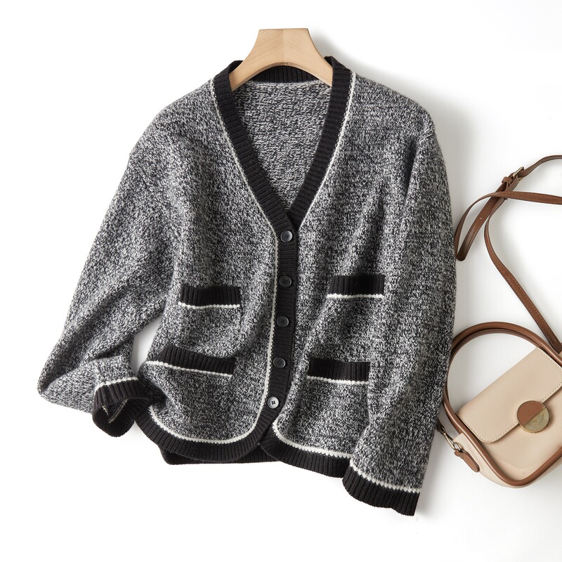Loose and Slimming V-Neck Cardigan with Contrasting Color Single-Breasted Four-Pocket Thick Long-Sleeve Knit Full Wool Cardigan 018