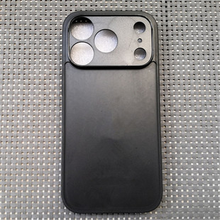 �m���O��IPHONE18PRO����һTPU+PC�����NƤ�ز�0.7���۷����y�ز�