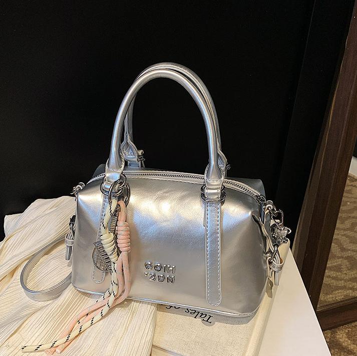 Bolso de mano de moda universal para mujeres 2025, nuevo estilo de estilo extranjero bolso de hombro de moda de alta calidad simple bolso de mochila cuadrado