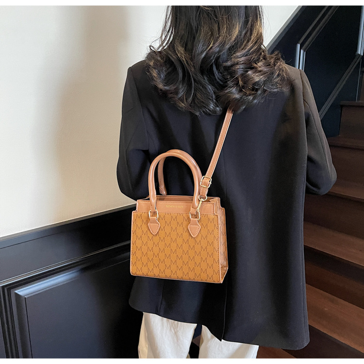 510g Weight Zipper Closure Type Single Shoulder Strap Strap Type Shoulder Bag Bags Type Casual Occasion Pu Leather Material Letter Pattern All Seasons Season Women's Gender Streetwear Style Square Shape Small Size Women's Small Pu Leather Letter Streetwear Square Zipper Shoulder Bag 14