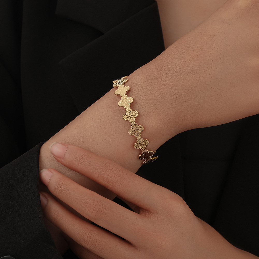 12g Weight Bangle Classification 1 Piece Quantity Daily Occasion Stainless Steel Material Geometric, Eye Pattern Unisex Gender Plating Design Simple Style Style Geometric Eye Stainless Steel Simple Style Bangle 17