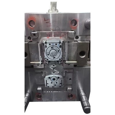 Design and Manufacturing, Avtomobil hissələri qəlibləri