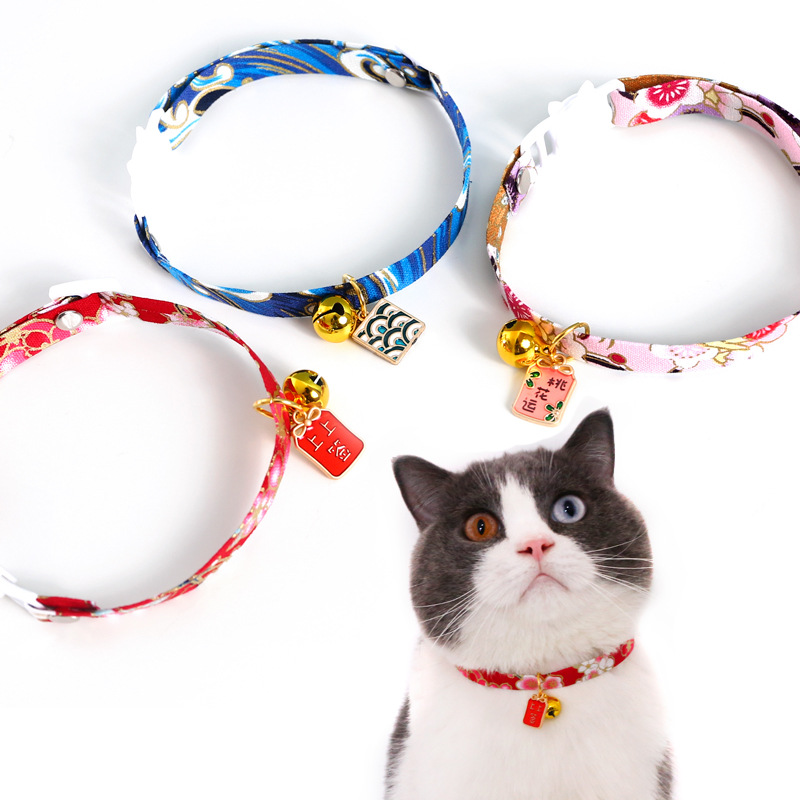 Mascotas de estilo chino estampado ajustable antiasfixia collar gatos perros Año Nuevo de la firma de flores de melocotón collar