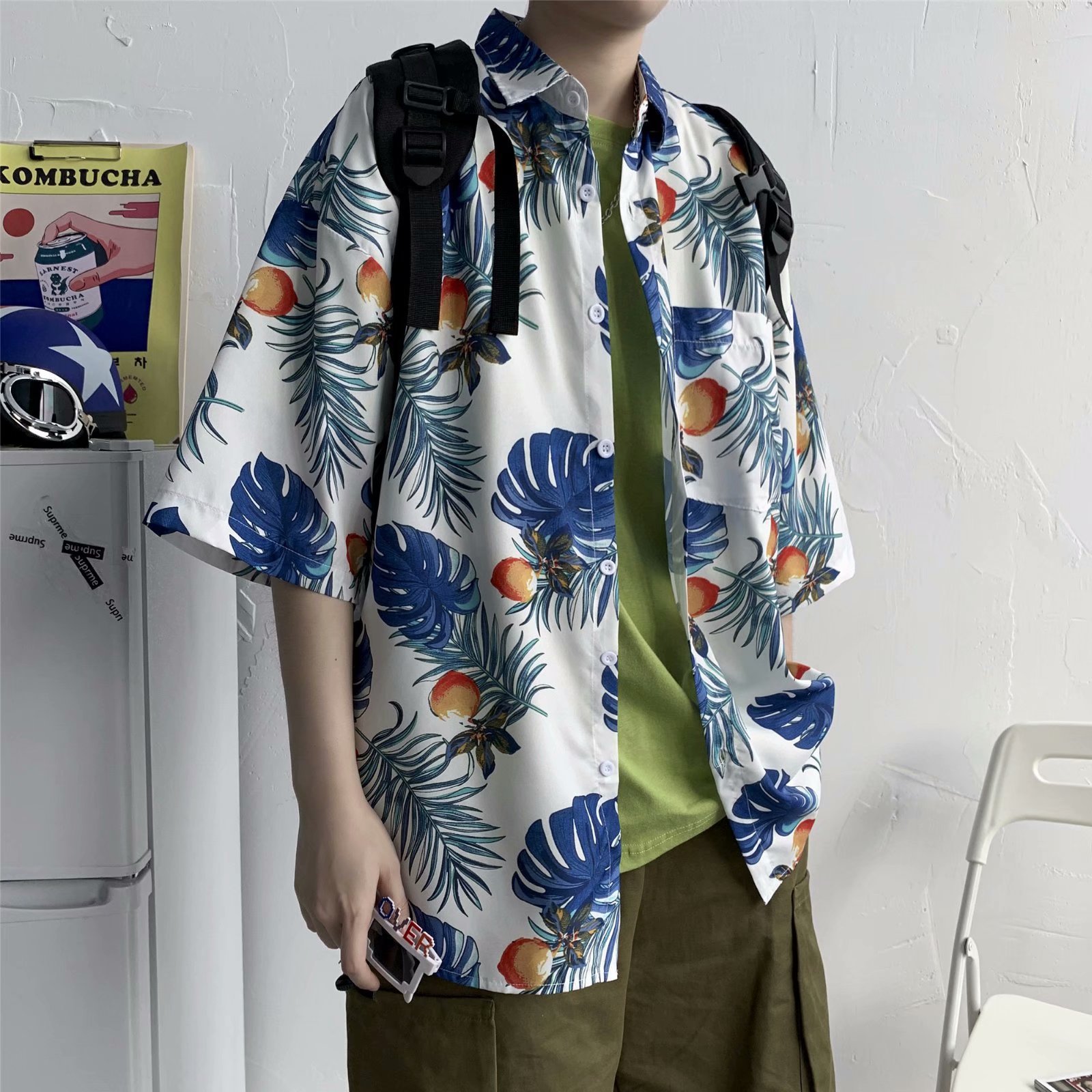 Estilo japonés retro floral camisa de manga corta de los hombres estilo coreano moda fresco todo partido guapo media manga hawaiana camisa de moda